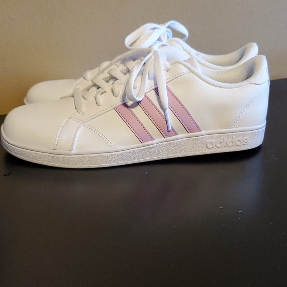 adidas Shoes - NWOT Adidas Shoes🔥Host Pick🔥